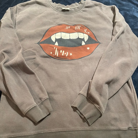 MALLORY ERVIN LIVING FULLY VAMPIRE SWEATSHIRT SIZE LARGE - Picture 2 of 3